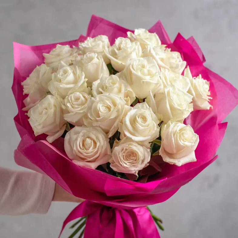 Белые розы &laquo;Чистота сердца&raquo;