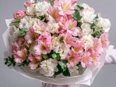 Букет с эустомами «Чистое вдохновение»