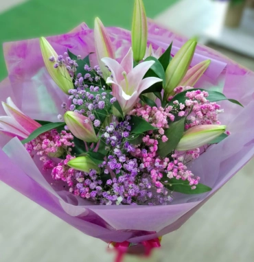 Лилии в гипсофилах