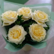 Пионовидные розы 0