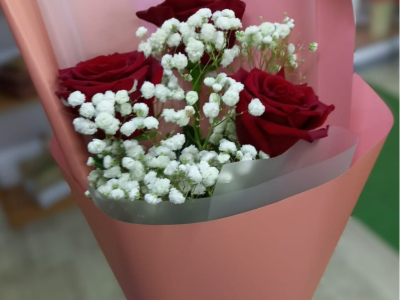 Розы с оформлением