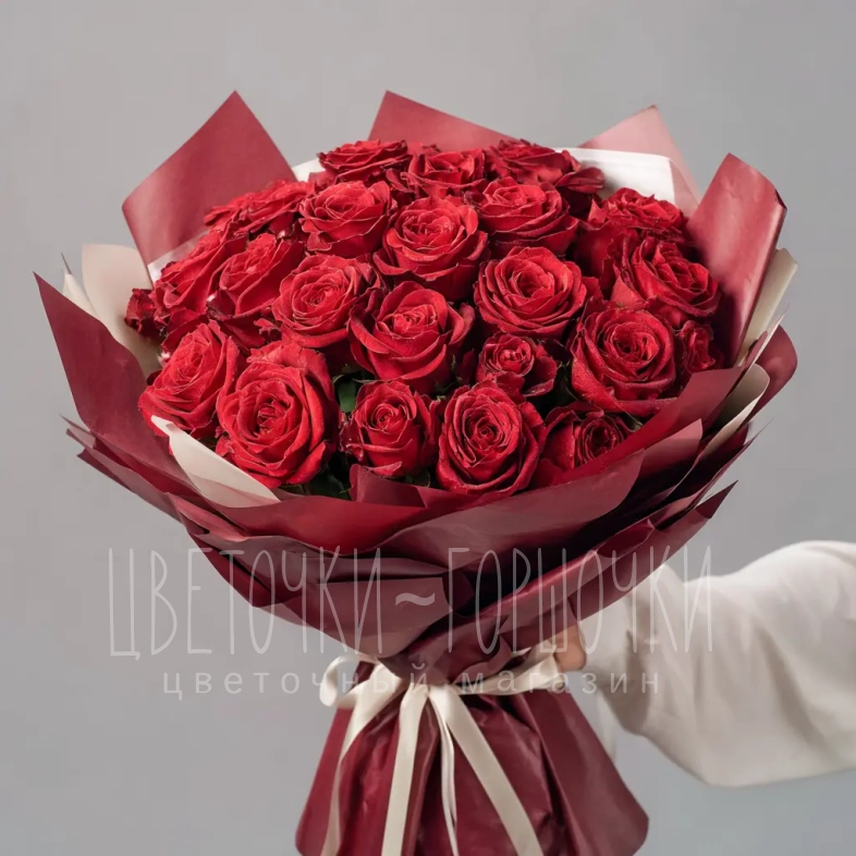 Красные розы &laquo;Искры страсти&raquo;